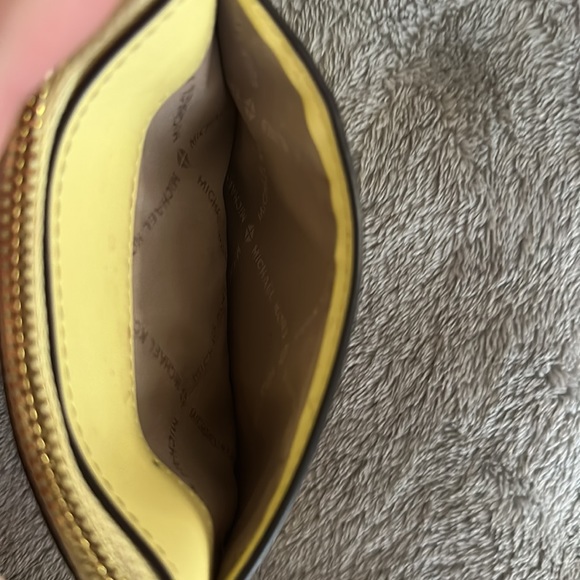 michael kors little wallet - Picture 3 of 7